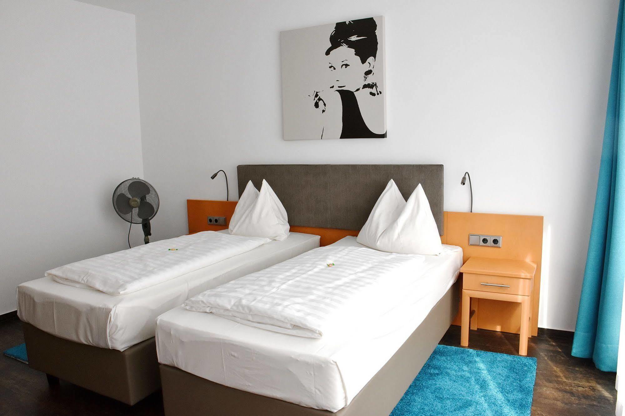 Koncept Hotel Benedikt Siegburg Bagian luar foto